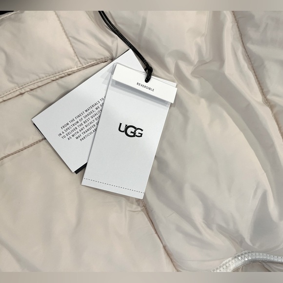 NEW UGG - Sydnee Reversible Puffer Vest - Picture 15 of 16